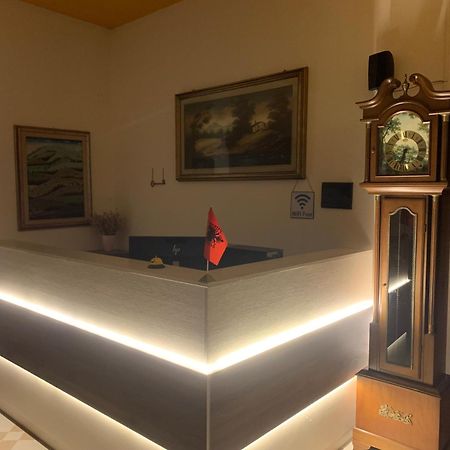 Risus Hotel Golem  Zewnętrze zdjęcie