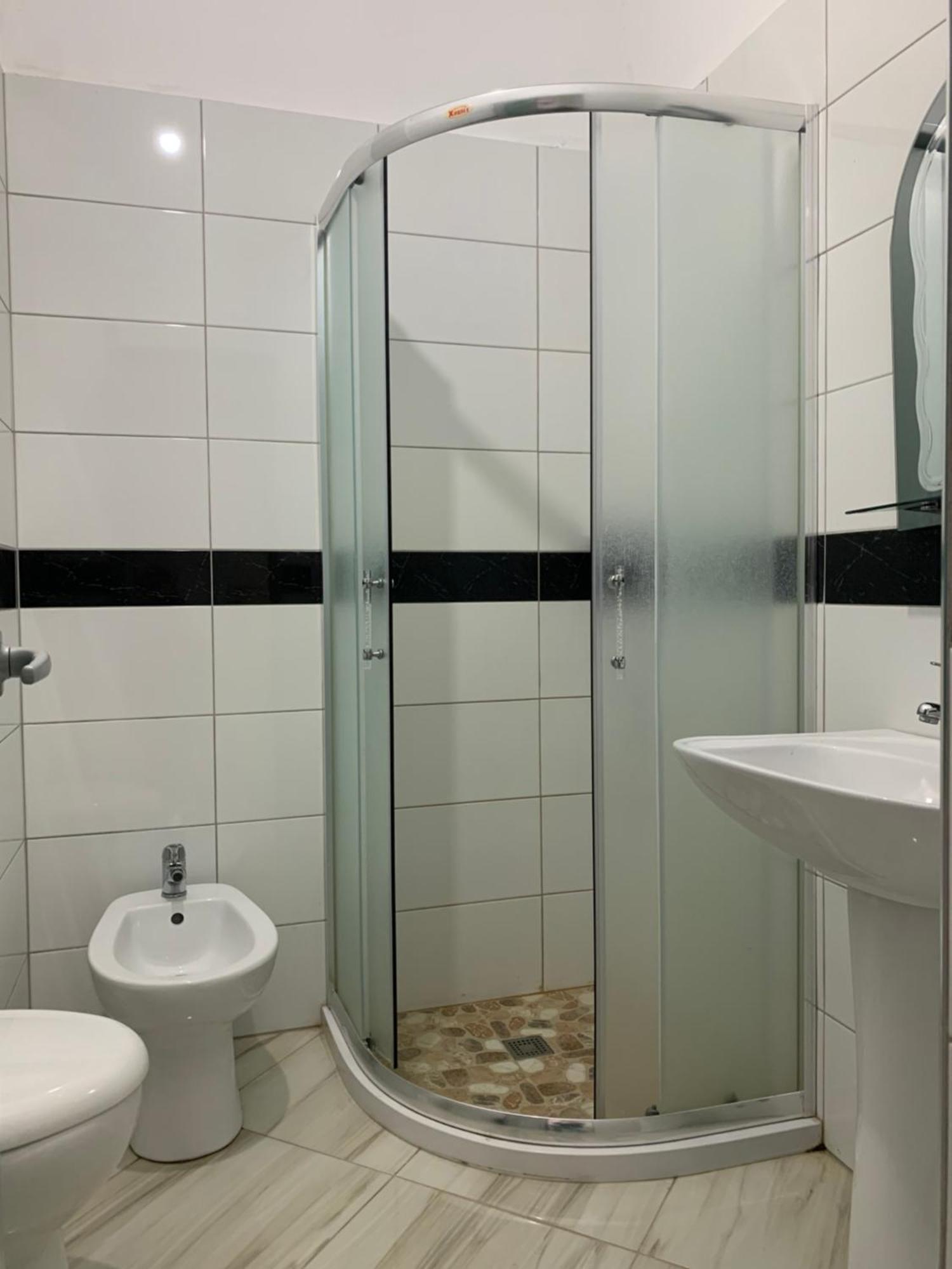 Risus Hotel Golem  Zewnętrze zdjęcie