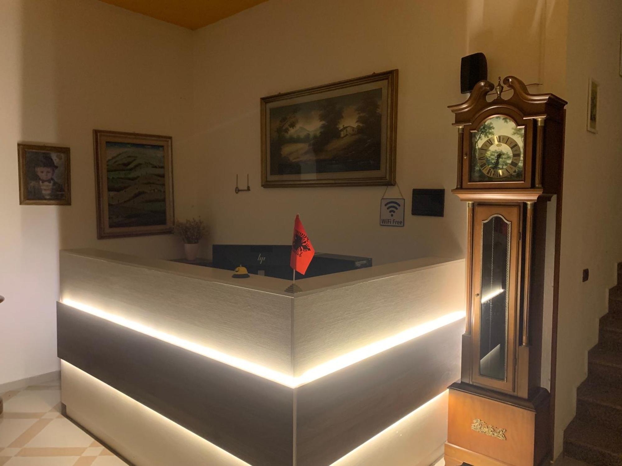 Risus Hotel Golem  Zewnętrze zdjęcie