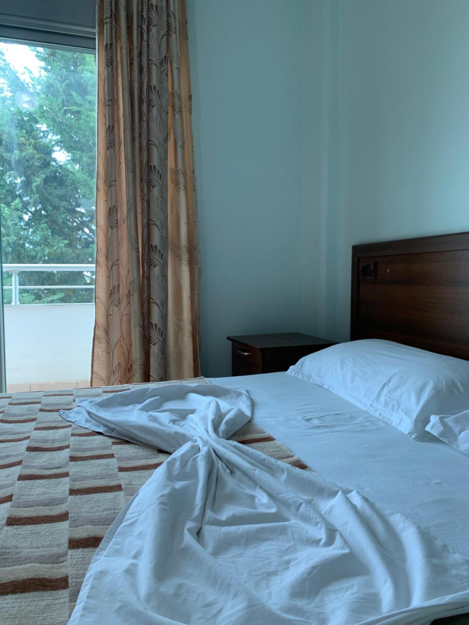 Risus Hotel Golem  Zewnętrze zdjęcie