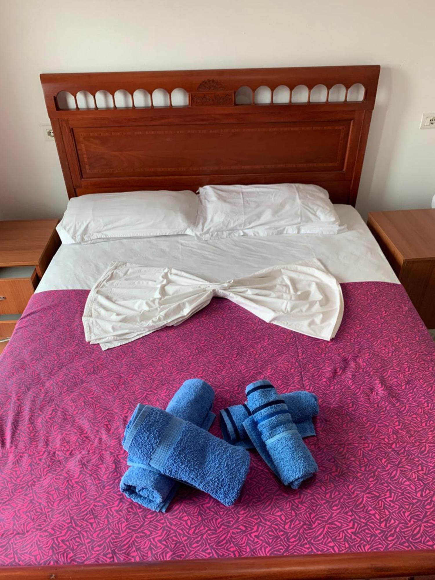 Risus Hotel Golem  Zewnętrze zdjęcie