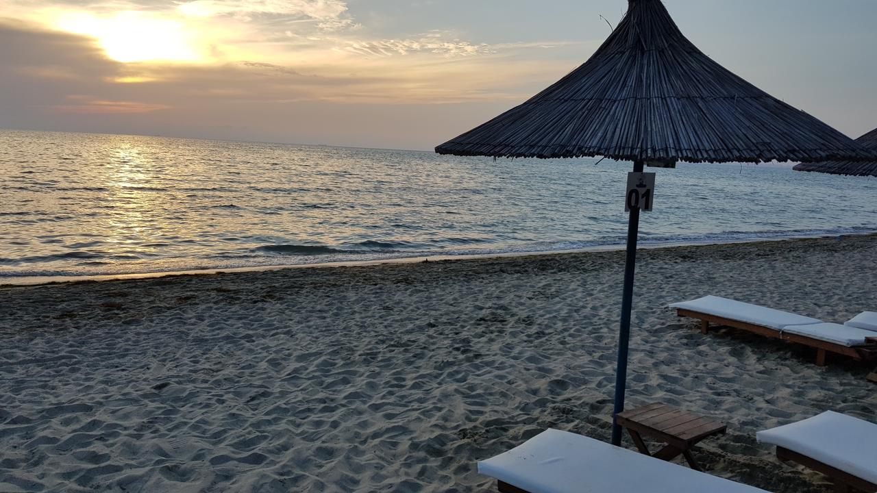 Risus Hotel Golem  Zewnętrze zdjęcie