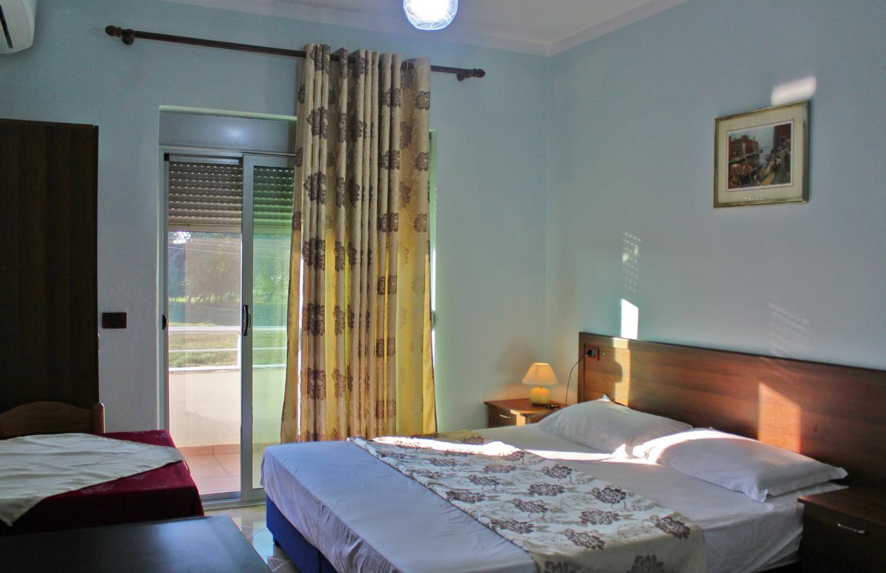 Risus Hotel Golem  Zewnętrze zdjęcie