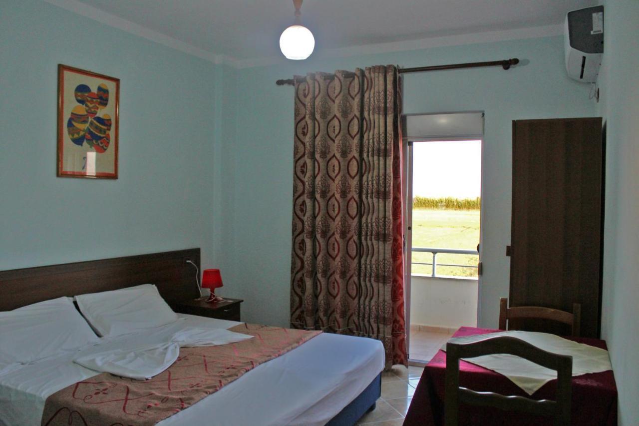 Risus Hotel Golem  Zewnętrze zdjęcie
