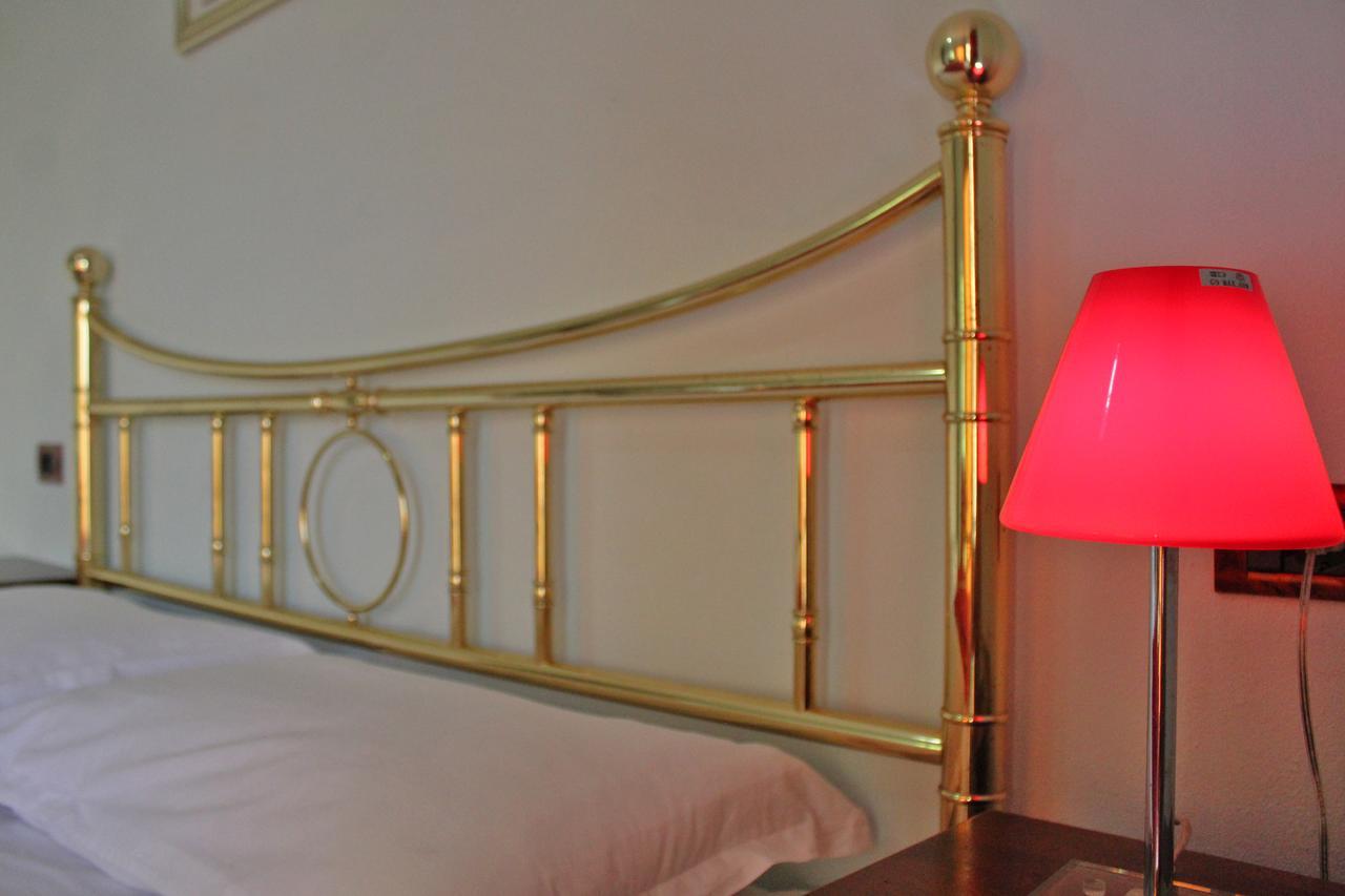 Risus Hotel Golem  Zewnętrze zdjęcie