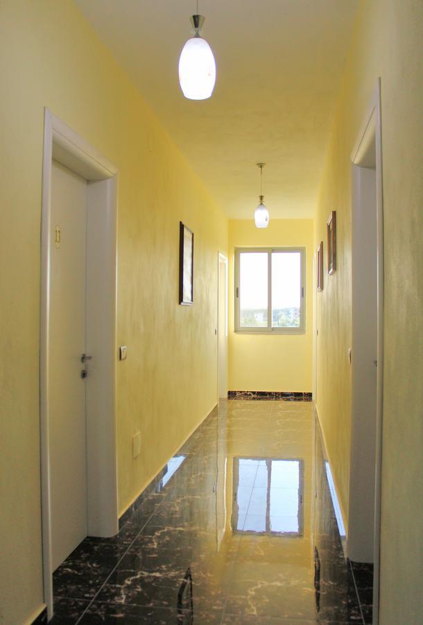 Risus Hotel Golem  Zewnętrze zdjęcie