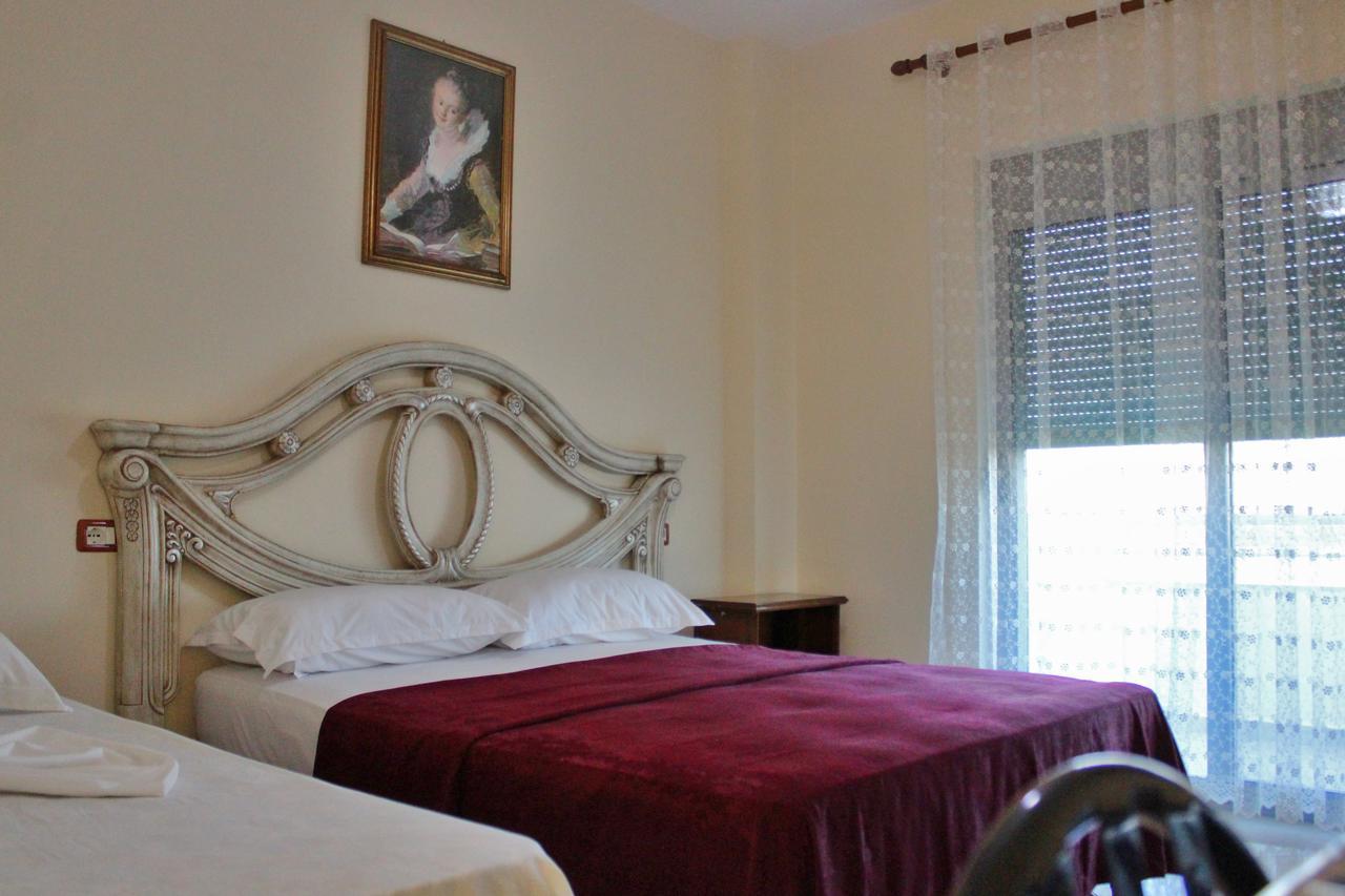 Risus Hotel Golem  Zewnętrze zdjęcie